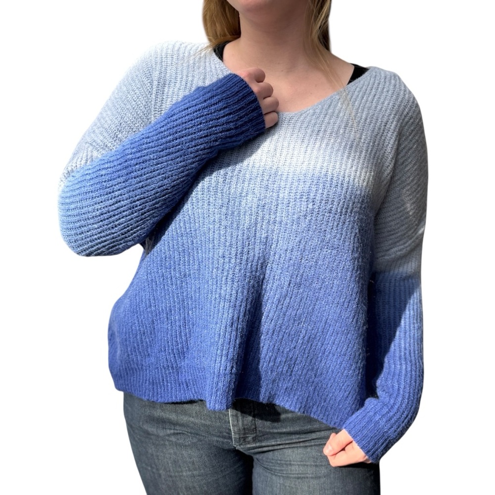 Davi & Dani Oversized Women's Sweater Large Blue Gradient Raglan Sleeve Ombre